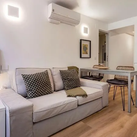 Arch Apartment *