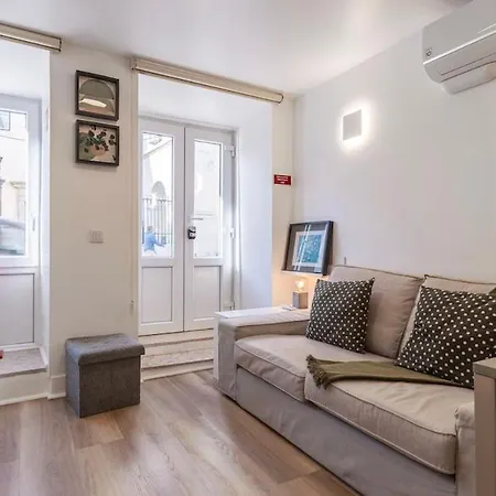 Apartment Contemporary Hideaway In Lapa Lisbon