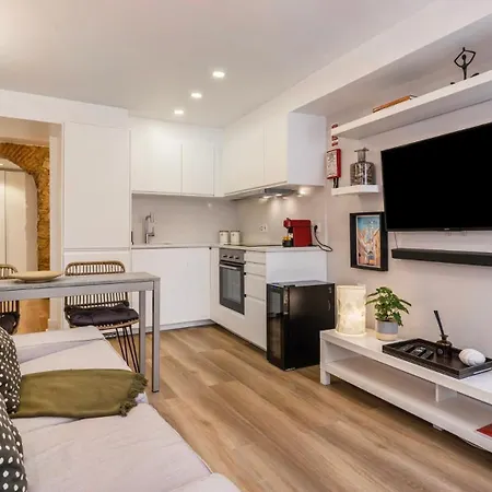 Contemporary Hideaway In Lapa Apartment Lisbon