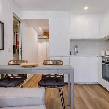 Contemporary Hideaway In Lapa Apartment Lisbon