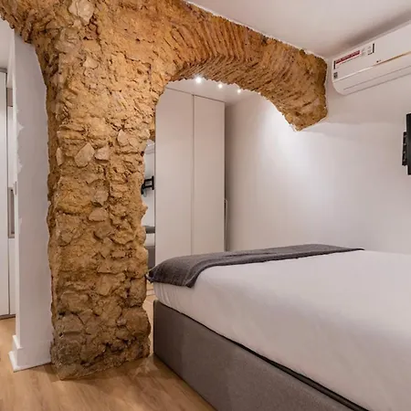 Contemporary Hideaway In Lapa *