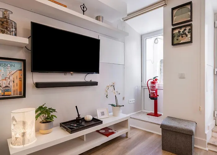 Santos Arch | Walk To The River Apartment Lisbon